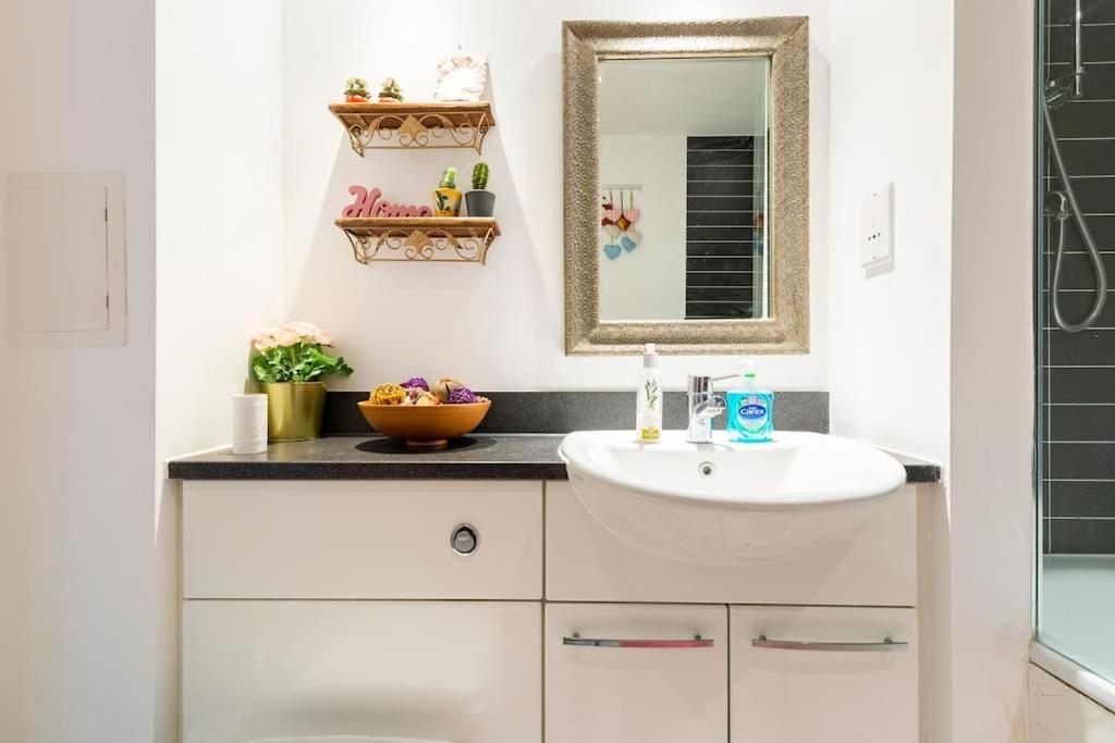 London Skylineviews 2 Bed 2 Bath Flat Near Canary Wharf, O2 & Excel Екстериор снимка