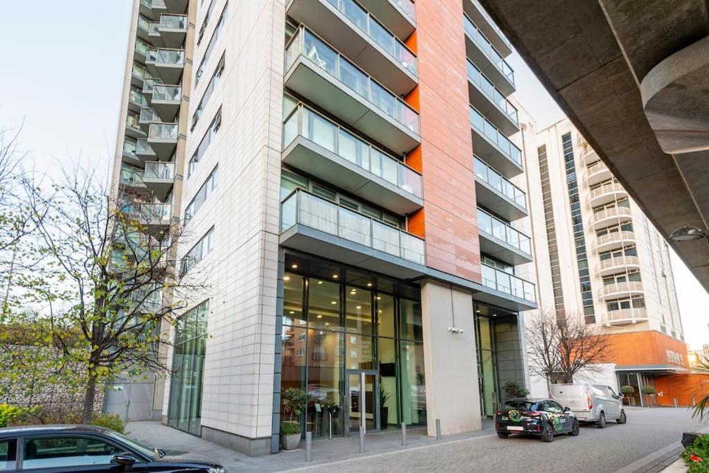 London Skylineviews 2 Bed 2 Bath Flat Near Canary Wharf, O2 & Excel Екстериор снимка