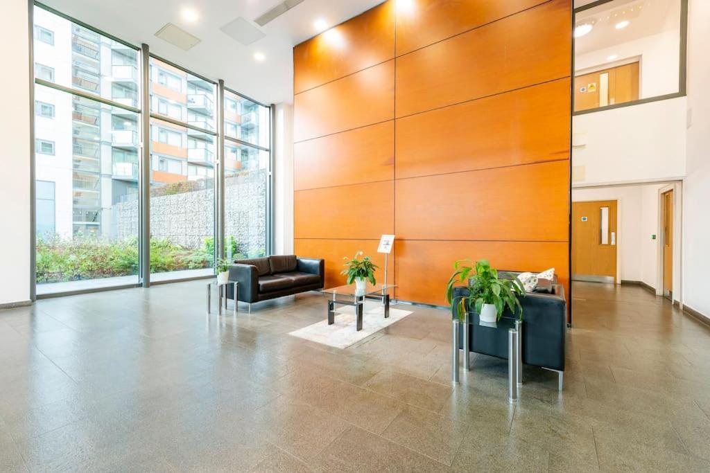 London Skylineviews 2 Bed 2 Bath Flat Near Canary Wharf, O2 & Excel Екстериор снимка