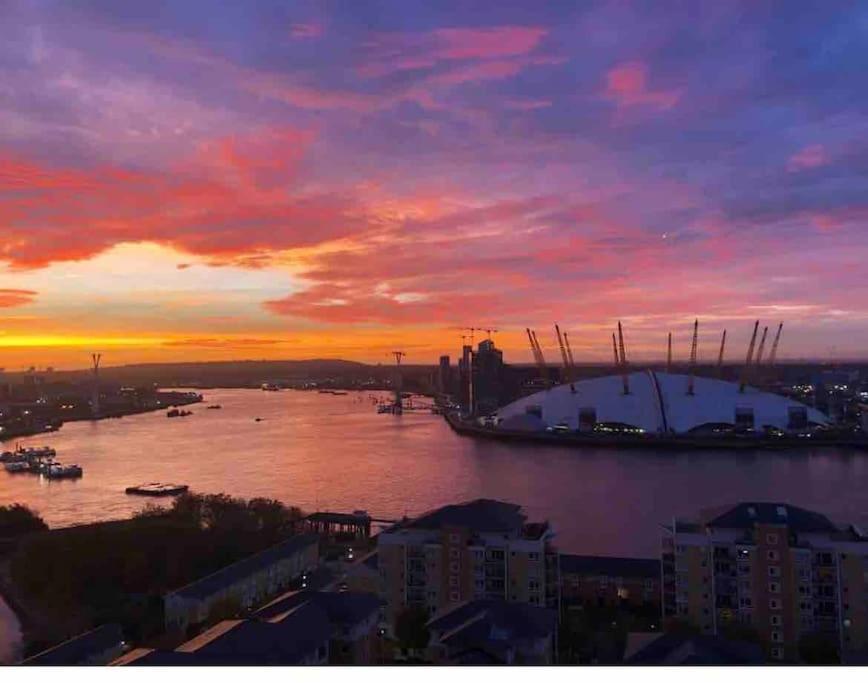 London Skylineviews 2 Bed 2 Bath Flat Near Canary Wharf, O2 & Excel Екстериор снимка