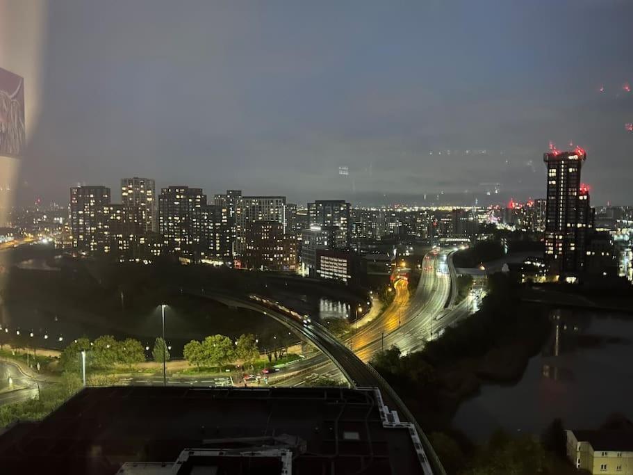 London Skylineviews 2 Bed 2 Bath Flat Near Canary Wharf, O2 & Excel Екстериор снимка